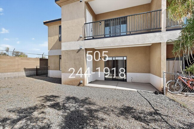 Building Photo - 1121 Meadowlark Way SE