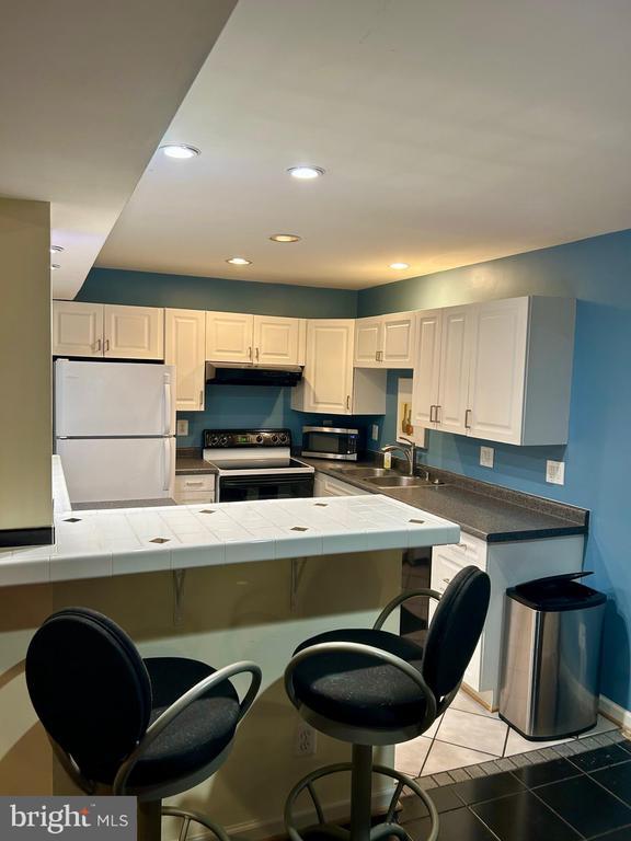 Building Photo - 7413 Clifton Quarry Dr