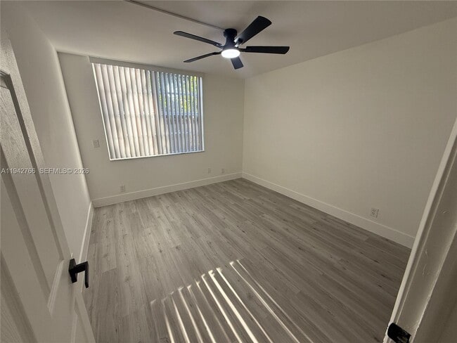 Building Photo - 9470 Live Oak Pl