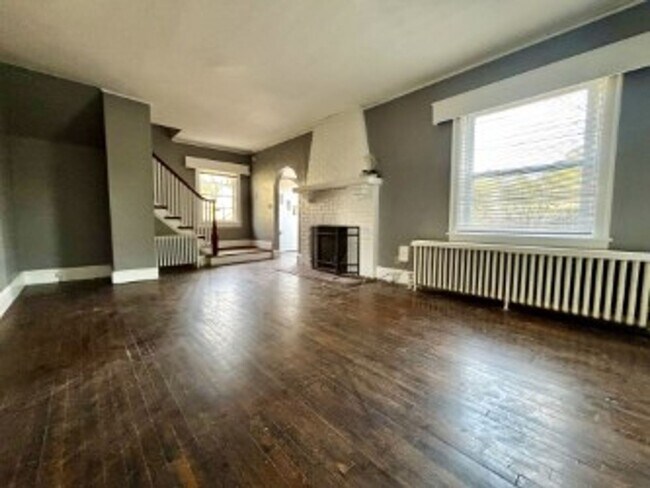 Building Photo - Ingleside