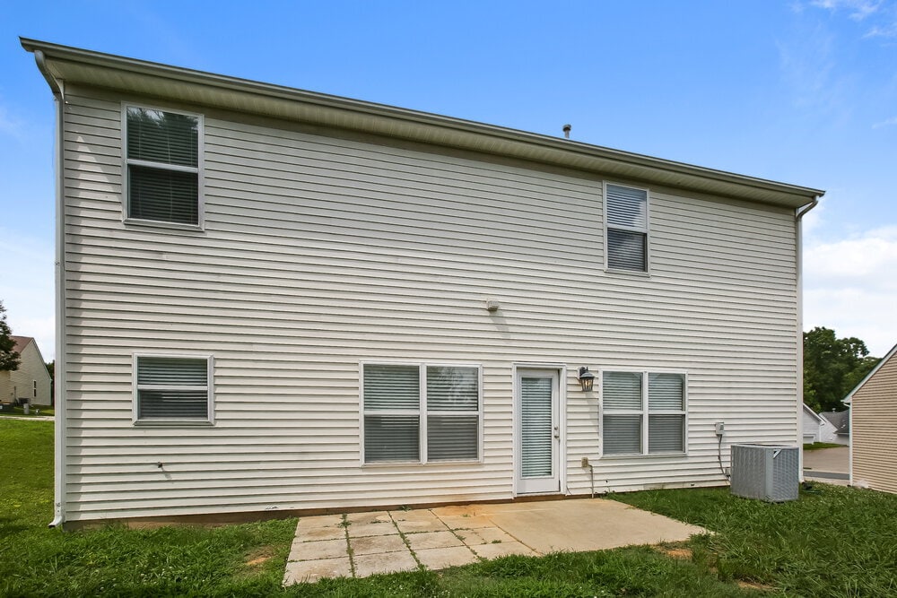 Building Photo - 1006 Tiger Eye Ave