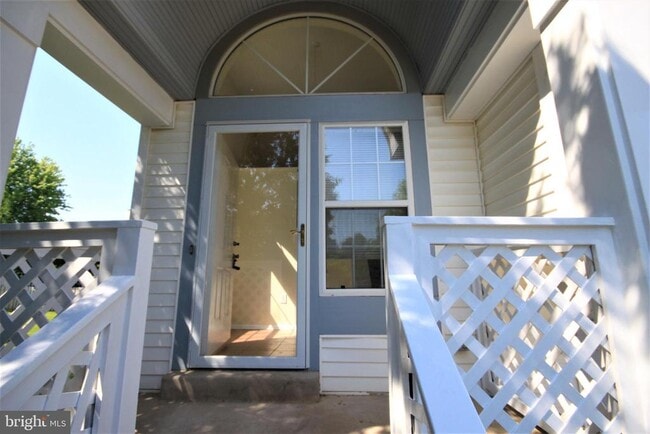 Building Photo - 4000 Quaker Ct