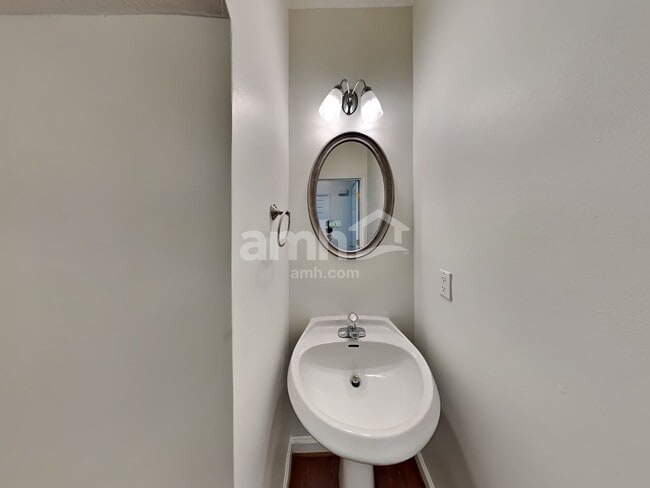 Building Photo - 127 Oleander Way