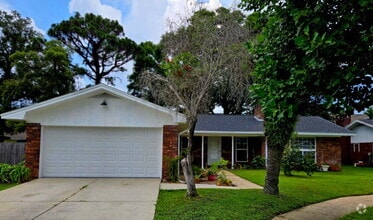 Building Photo - 726 Clark Dr