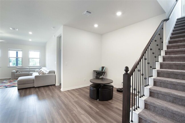 Building Photo - 2320 Roaring River Trail