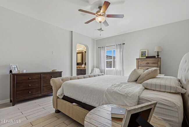 Building Photo - 7564 Wolf Creek Dr