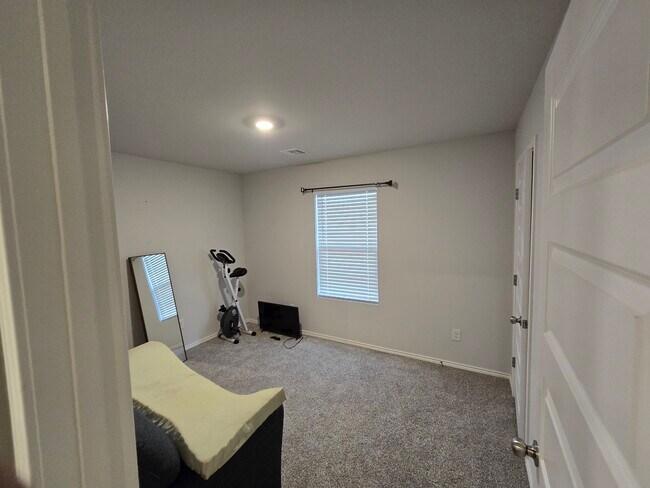 Building Photo - 1401 Madison Ave