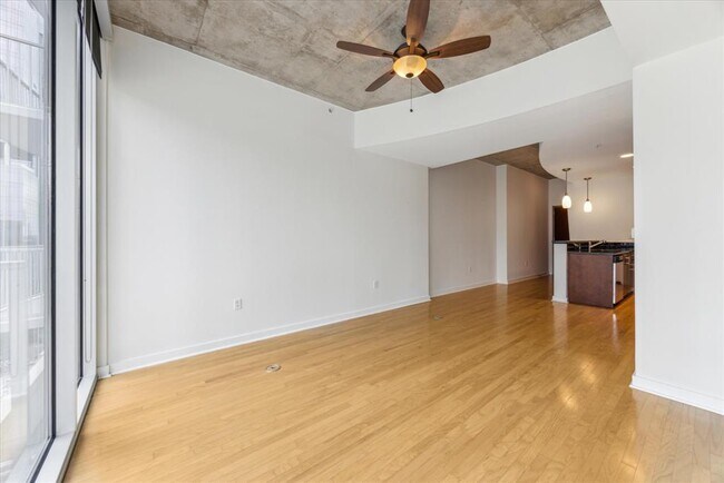 Building Photo - 360 Nueces St