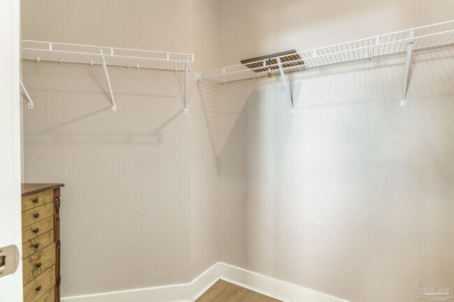 Building Photo - 606 W Intendencia St