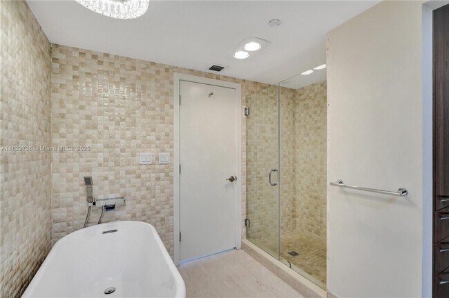 Building Photo - 11113 Biscayne Blvd