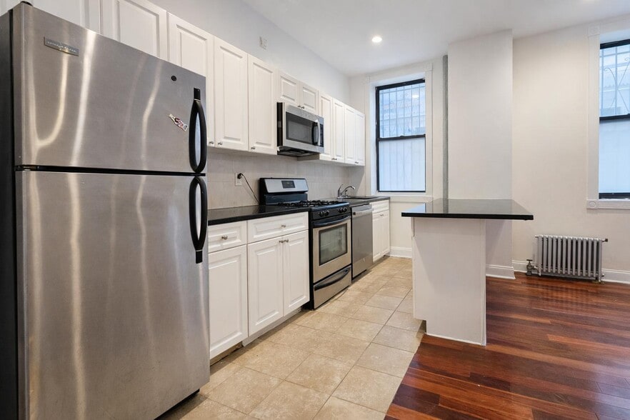 Building Photo - 270 Fort Washington Ave