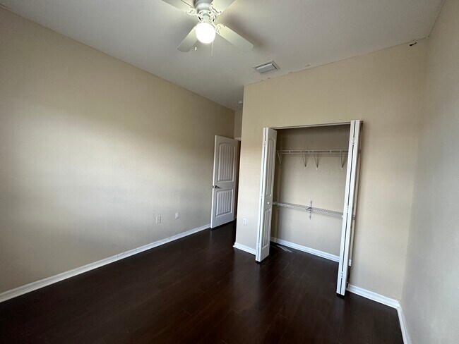 Building Photo - 3532 NW 29th Ct