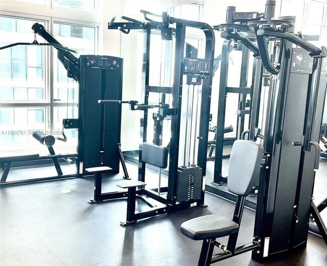 Building Photo - 300 S Biscayne Blvd