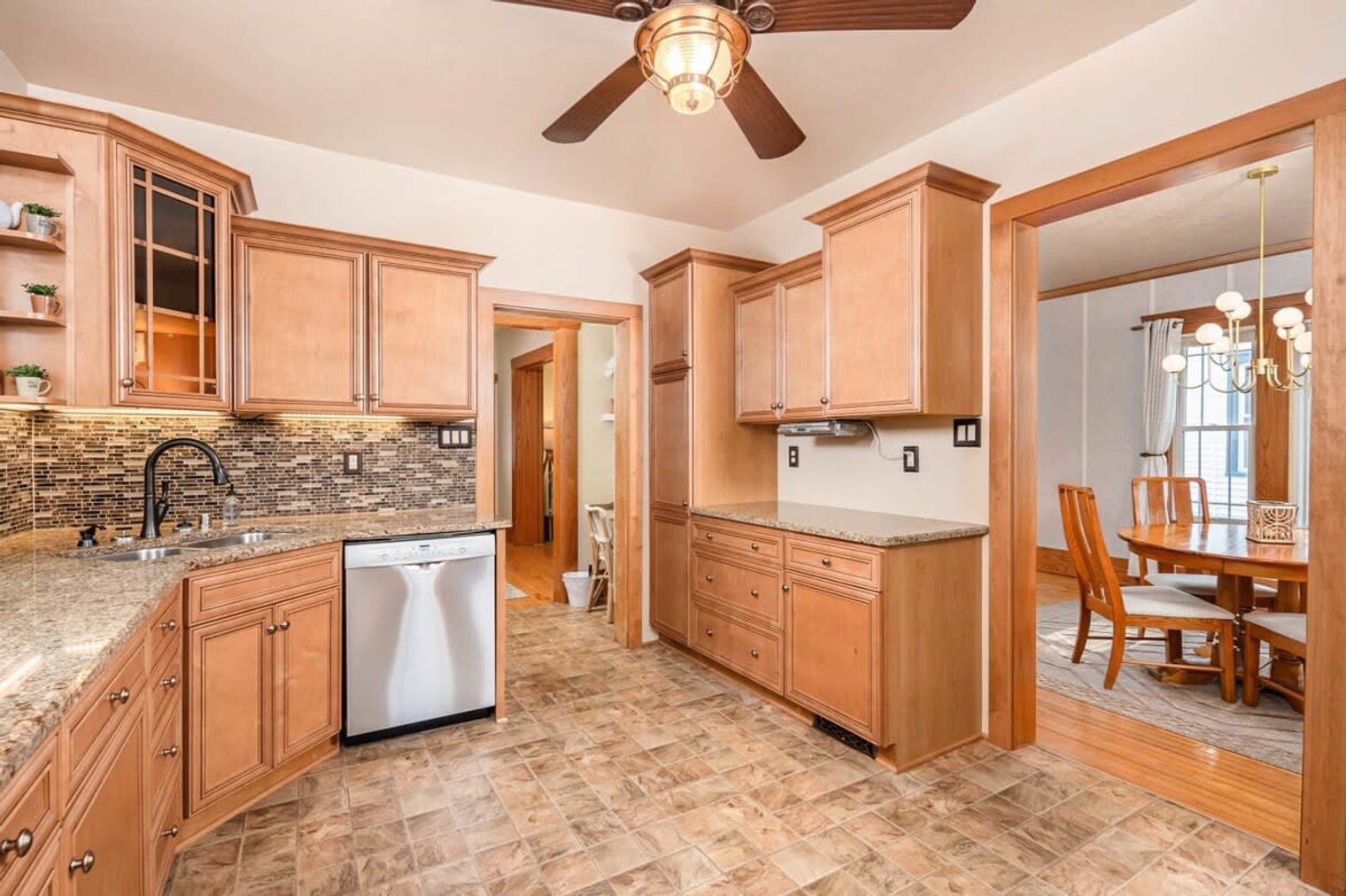 Building Photo - 318 Saratoga Ave