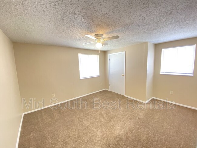 Building Photo - 7425 Doncaster Ln (Southeast)