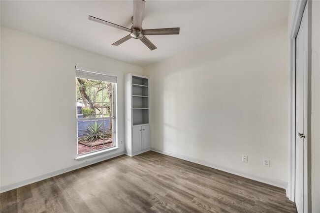 Building Photo - 8803 Westover Club Dr
