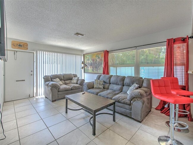 Building Photo - 4313 Tahitian Gardens Cir