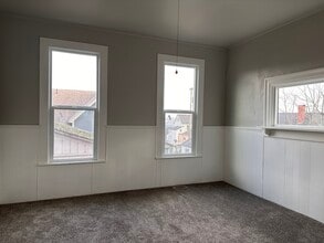 Building Photo - 256 4th St