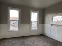 Building Photo - 256 4th St