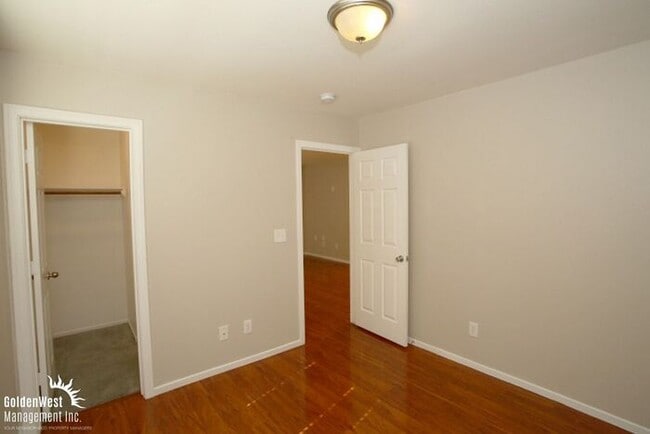 Building Photo - Charming 3Bdm 2.5Ba Home in Las Vegas