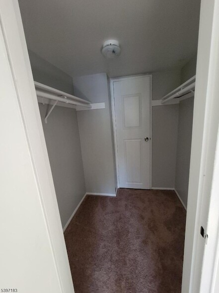 Building Photo - 15 Broad St