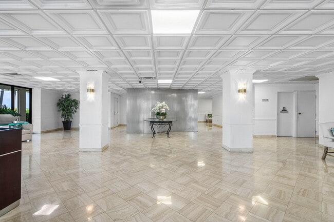 Building Photo - 3460 S Ocean Blvd