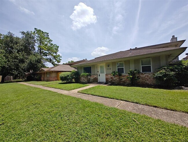 Building Photo - 5636 Birchmont Dr