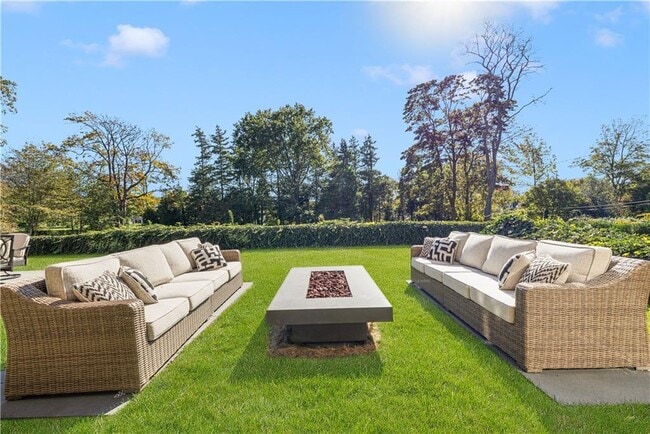 Building Photo - 7 Red Cross Ave