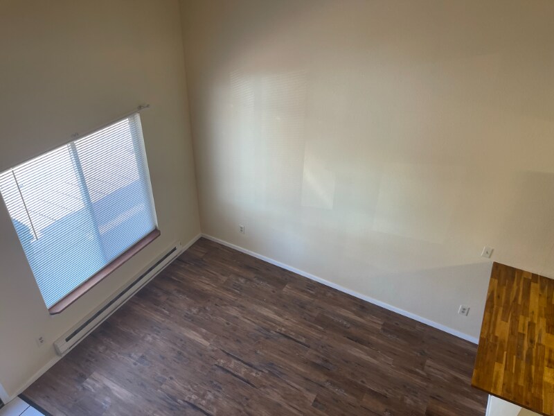 Building Photo - 153 Wellington St