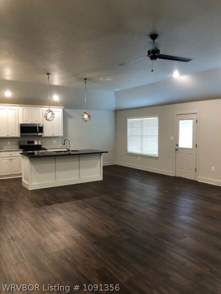 Building Photo - 9826 Willowbrook Loop