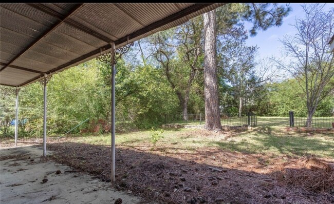 Building Photo - 2727 Pelzer Ave