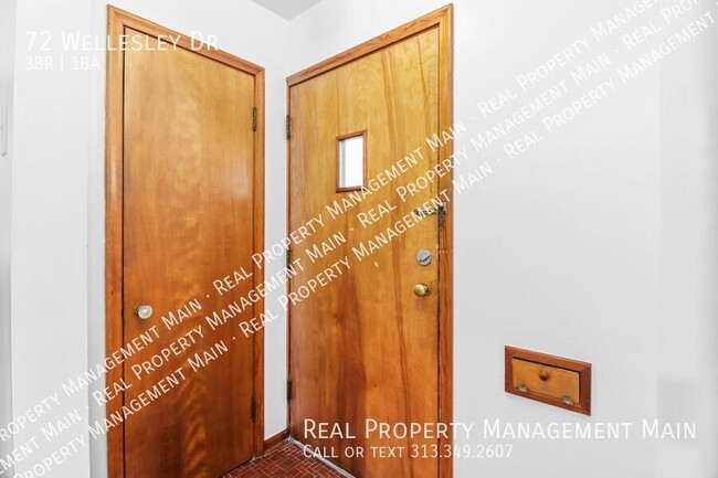 Building Photo - Pleasant Ridge 3 Bedroom