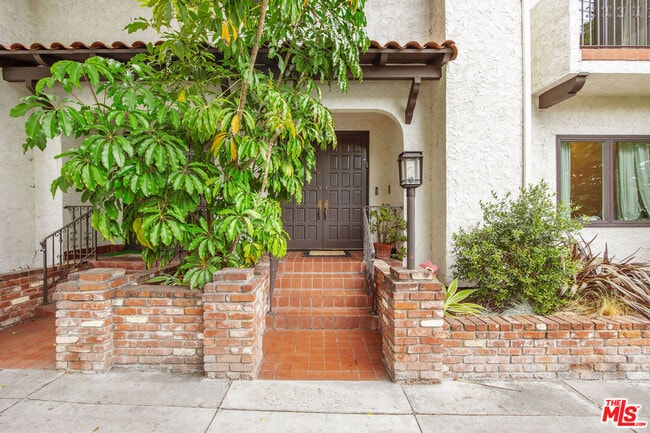 Building Photo - 1802 California Ave