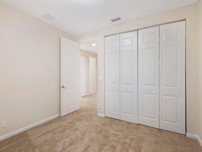 Building Photo - Coventry Townhomes