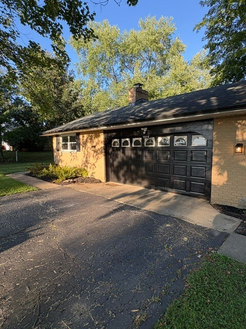 Building Photo - 2026 Bonniedale Dr