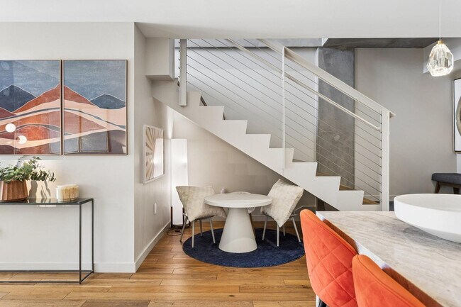 Building Photo - 5455 E Lincoln Dr