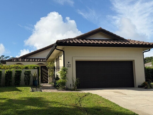 Building Photo - 6 Forest Ln