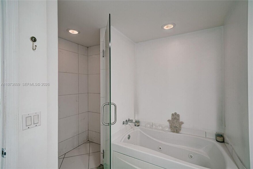 Building Photo - 500 Brickell Ave