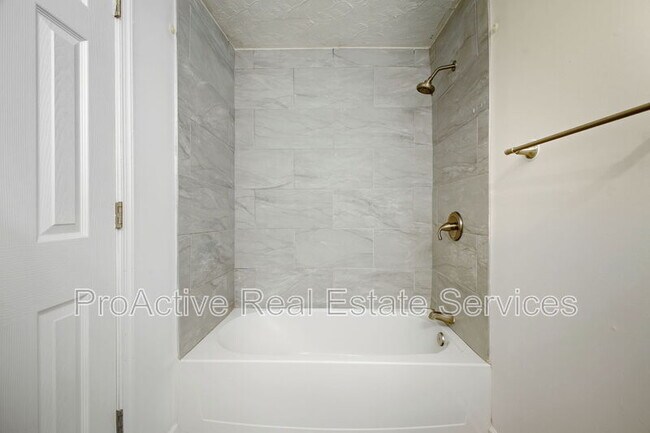 Building Photo - 244 W 32nd St