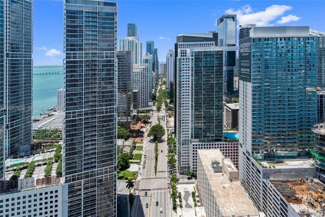 Building Photo - 200 Biscayne Blvd Way