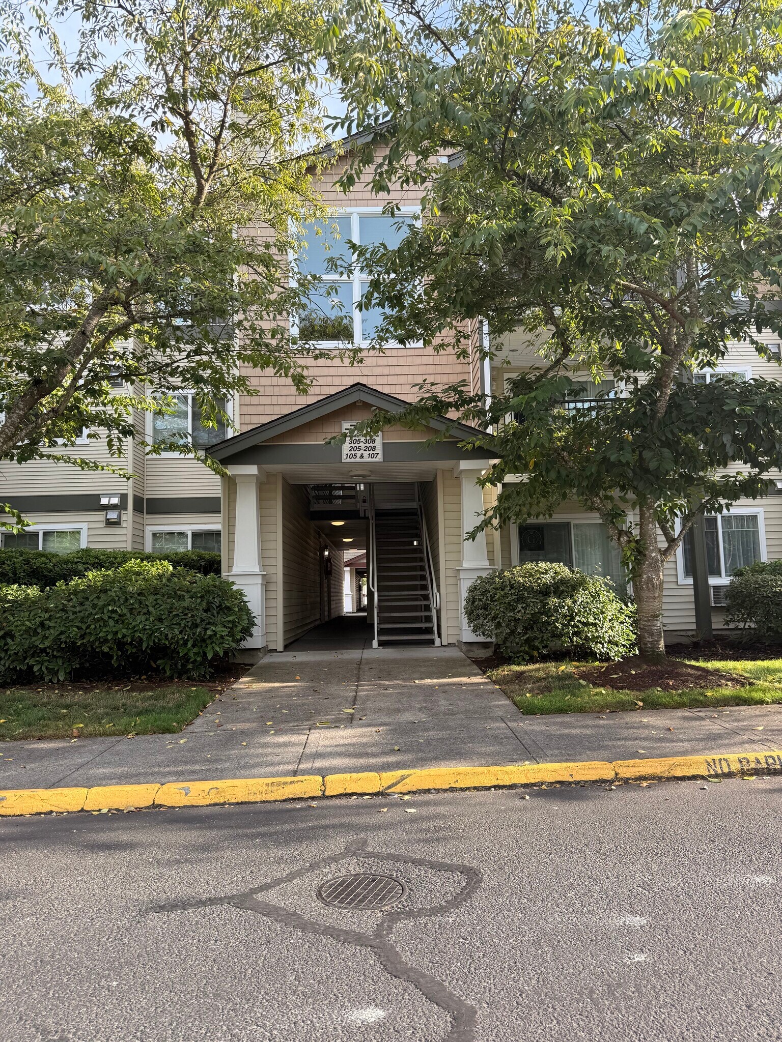 Building Photo - 770 NW 185th Ave