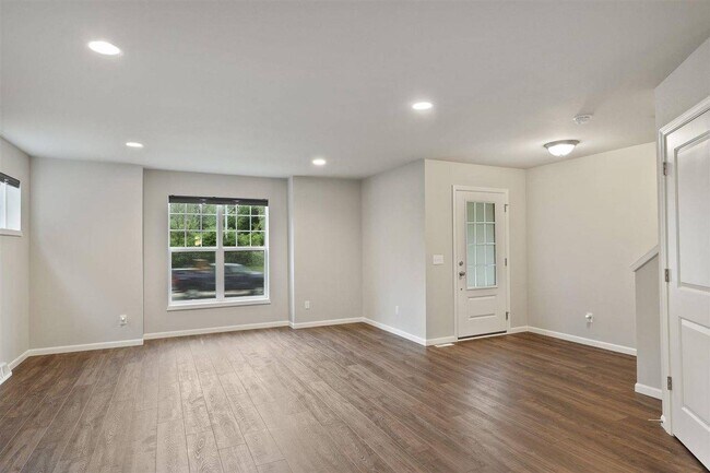 Building Photo - 5834 Lien Rd