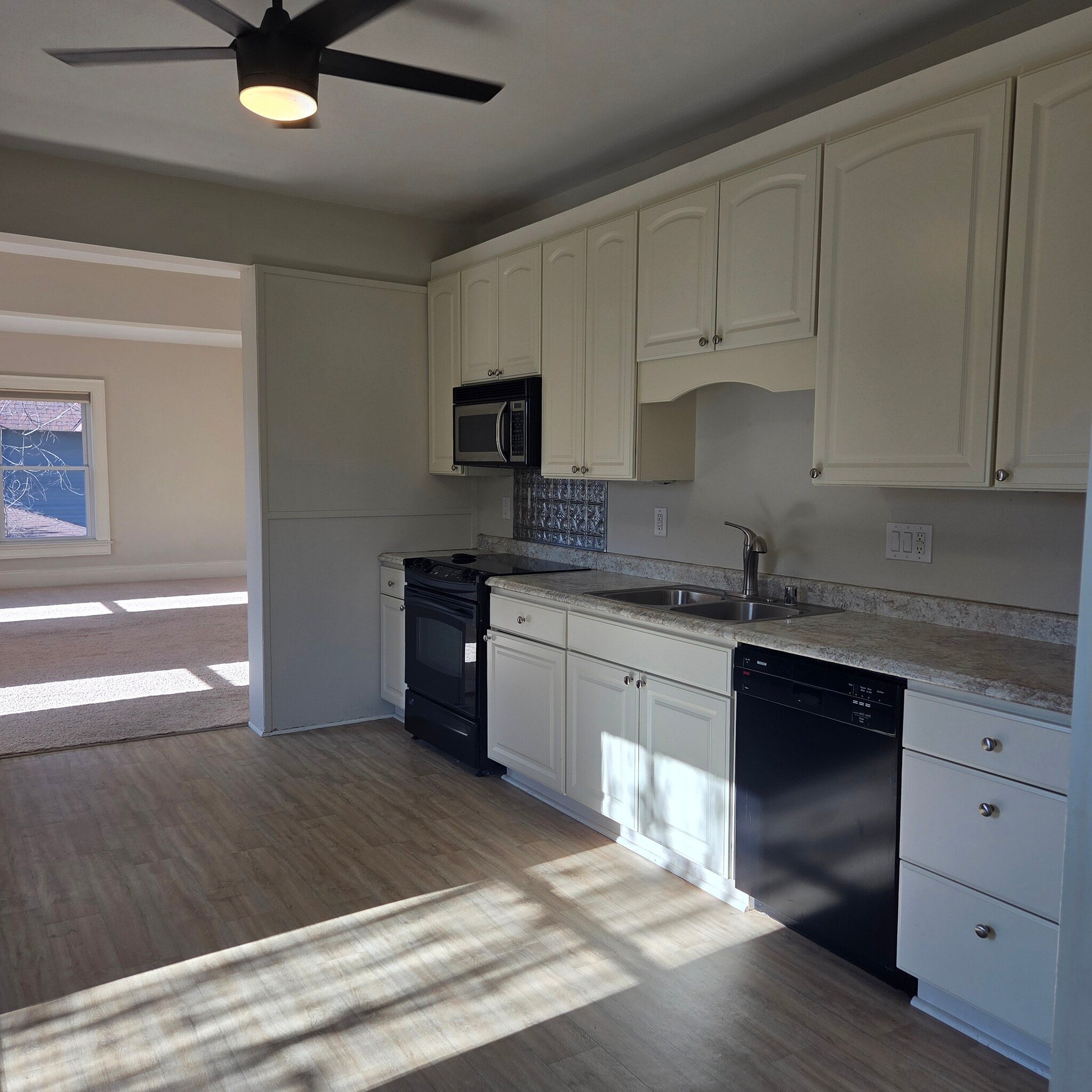 Kitchen - 454 W Wisconsin Ave