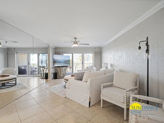 Building Photo - Furnished Optional 2 Bedroom Home, Holiday Isle Waterfront Condo!