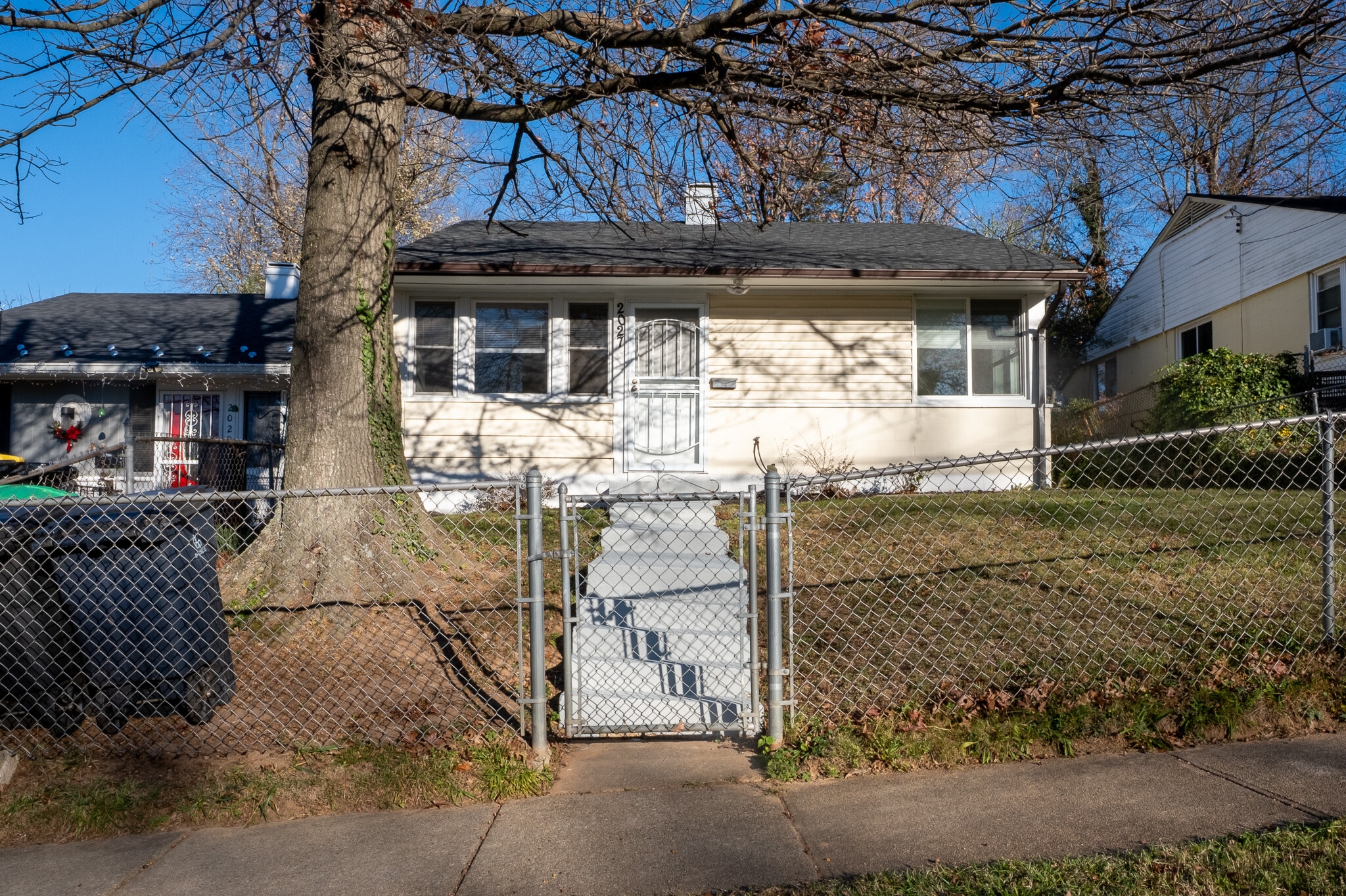 Building Photo - 2027 Barlowe Pl