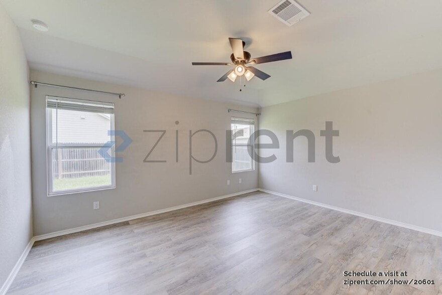 Building Photo - 9811 Marbach Brk