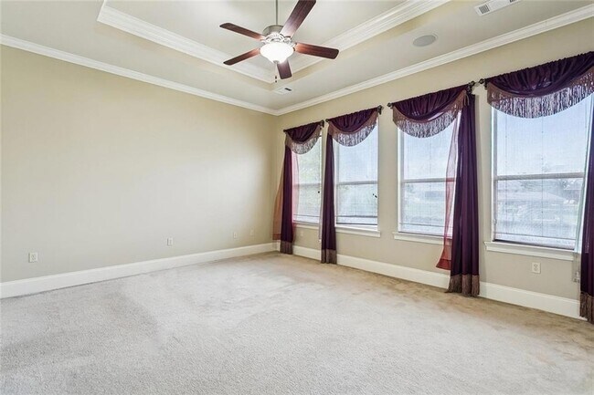 Building Photo - 108 Valiant Ln