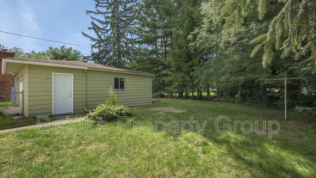 Building Photo - 265 N Milford Rd