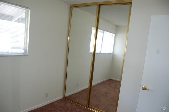 Building Photo - 117 Sunset Cir