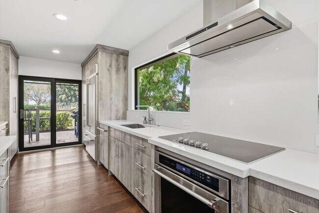 Building Photo - 2835 Polo Island Dr